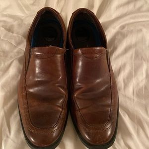 Men’s Nunn Bush leather slip on dress shoes.  Brown Size 13